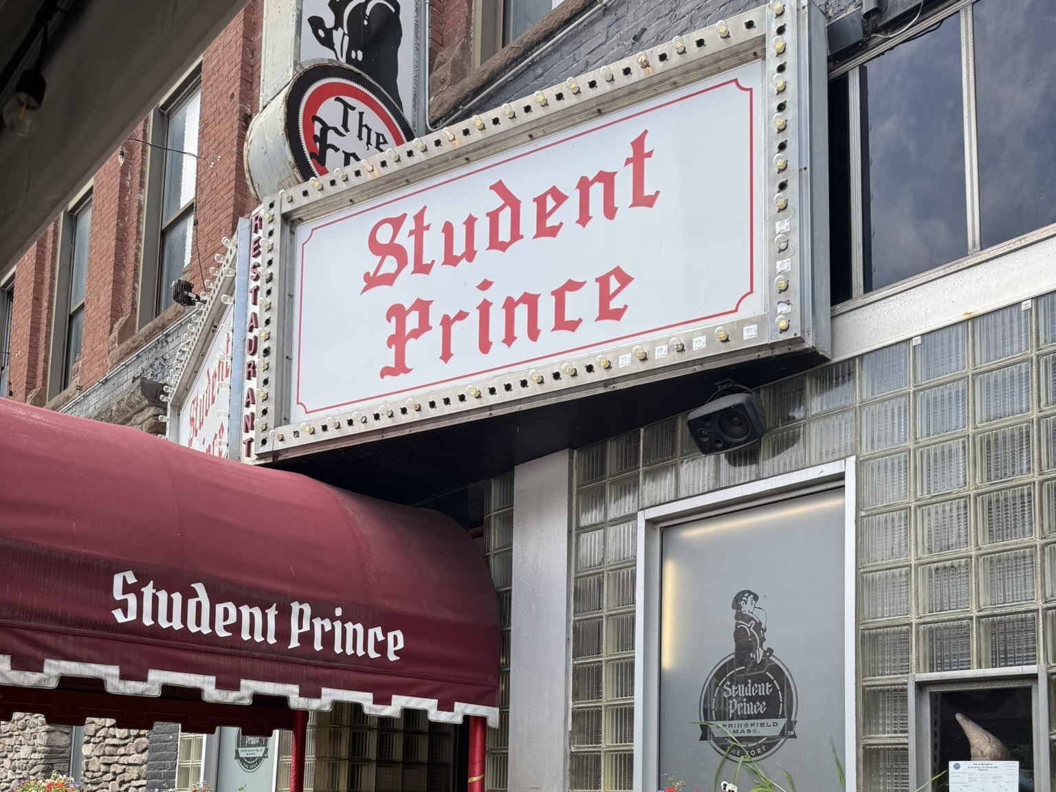 Student Prince Cafe and the Fort